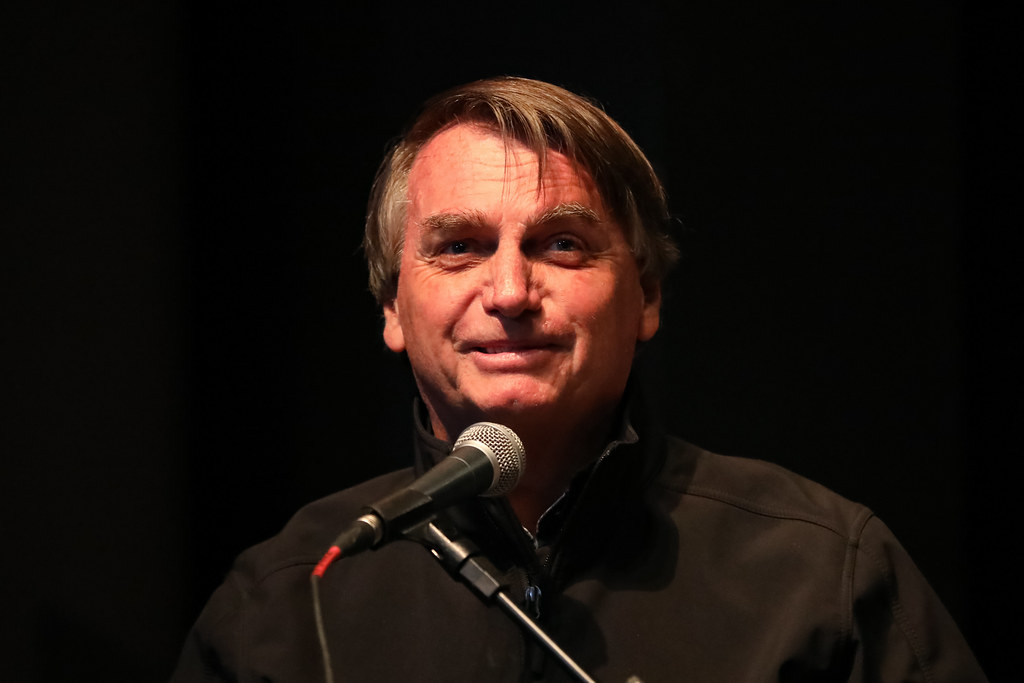 Bolsonaro: "saída deve ser a fiscalização, não o aumento de impostos”