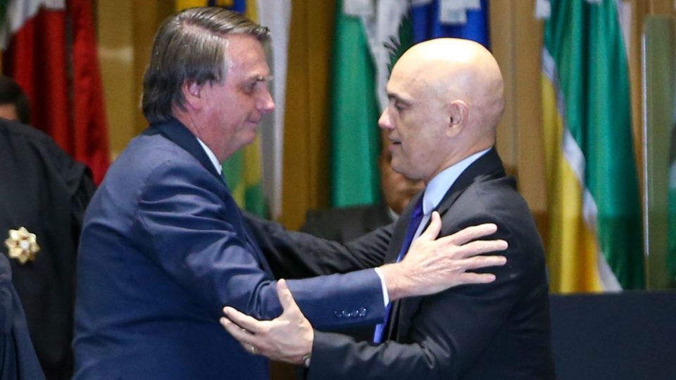 Crise institucional