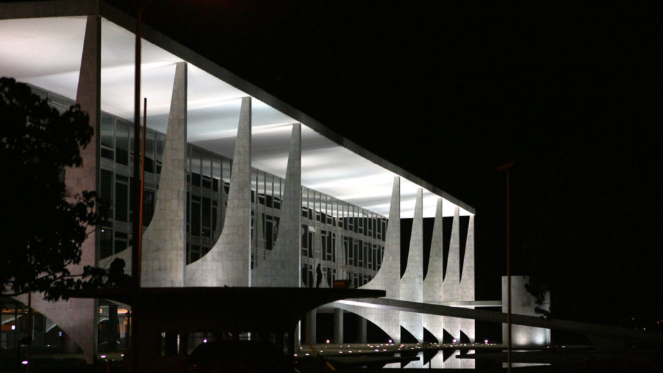 Escândalo do Banco Master, INSS, emendas, CPIs e STF fomentam clima antissistema para as eleições