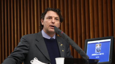 Aliança nacional entre MDB e PSDB não deve se repetir no Paraná Anibelli Neto, do MDB