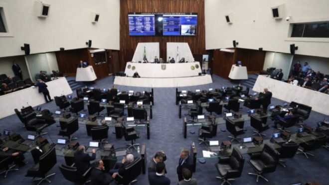 Deputados querem urgência para projetos conservadores no PR - Gazeta do Povo