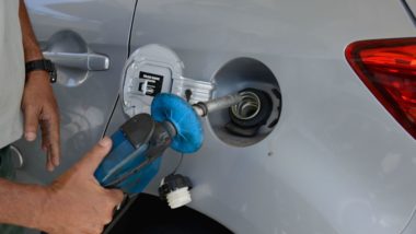 O que deve ser feito para baixar o preço do combustível? Dê sua opinião O que deve ser feito para baixar o preço do combustível? Dê sua opinião