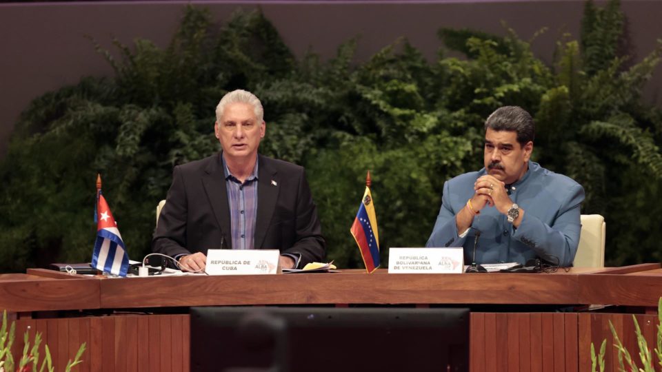 Relatório aponta repressão contra familiares de presos políticos em Cuba Os ditadores de Cuba, Miguel Díaz-Canel, e da Venezuela, Nicolás Maduro, na Cúpula da Aliança Bolivariana dos Povos de Nossa América (Alba), em Havana, na semana passada