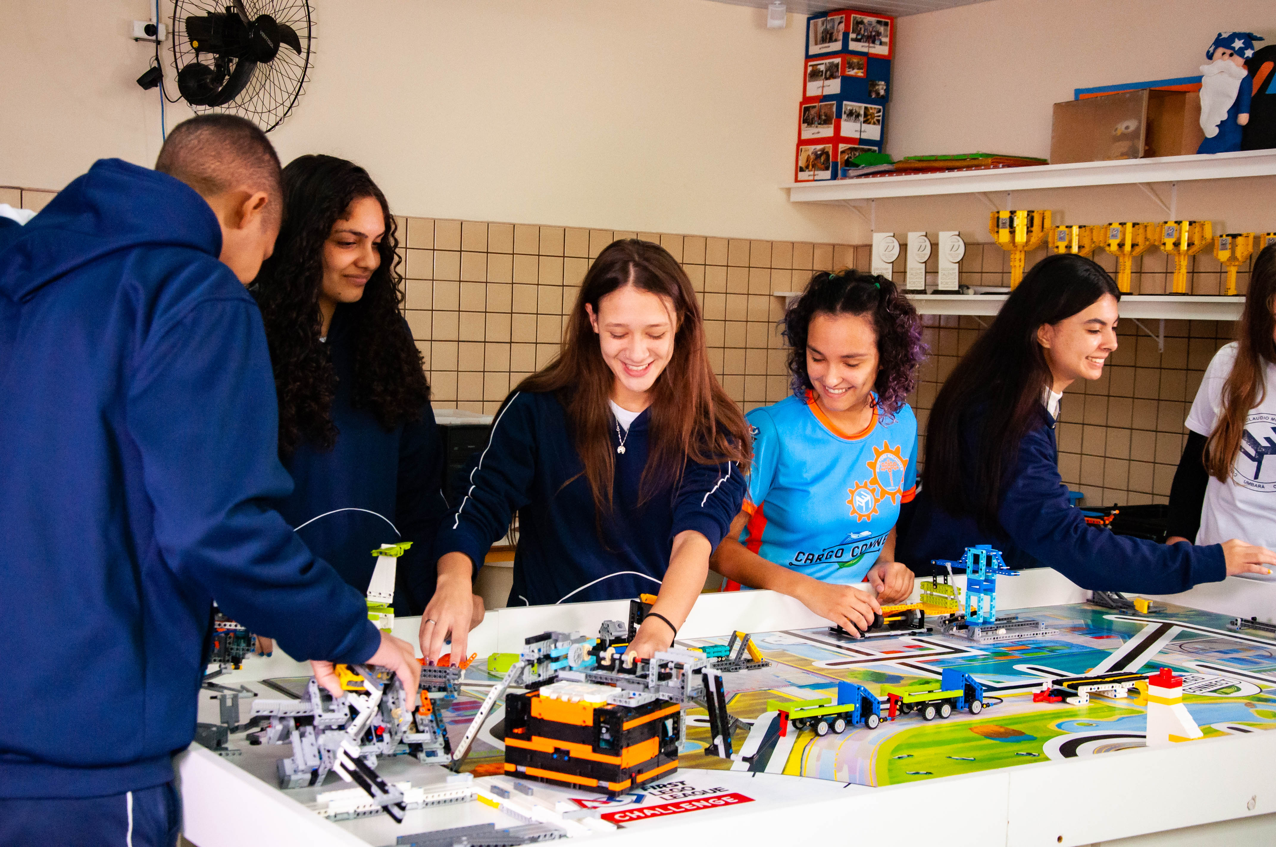 O curso de robótica é realizado no contraturno escolar de 272 instituições de ensino público do estado e deve atender 100% da rede até 2023