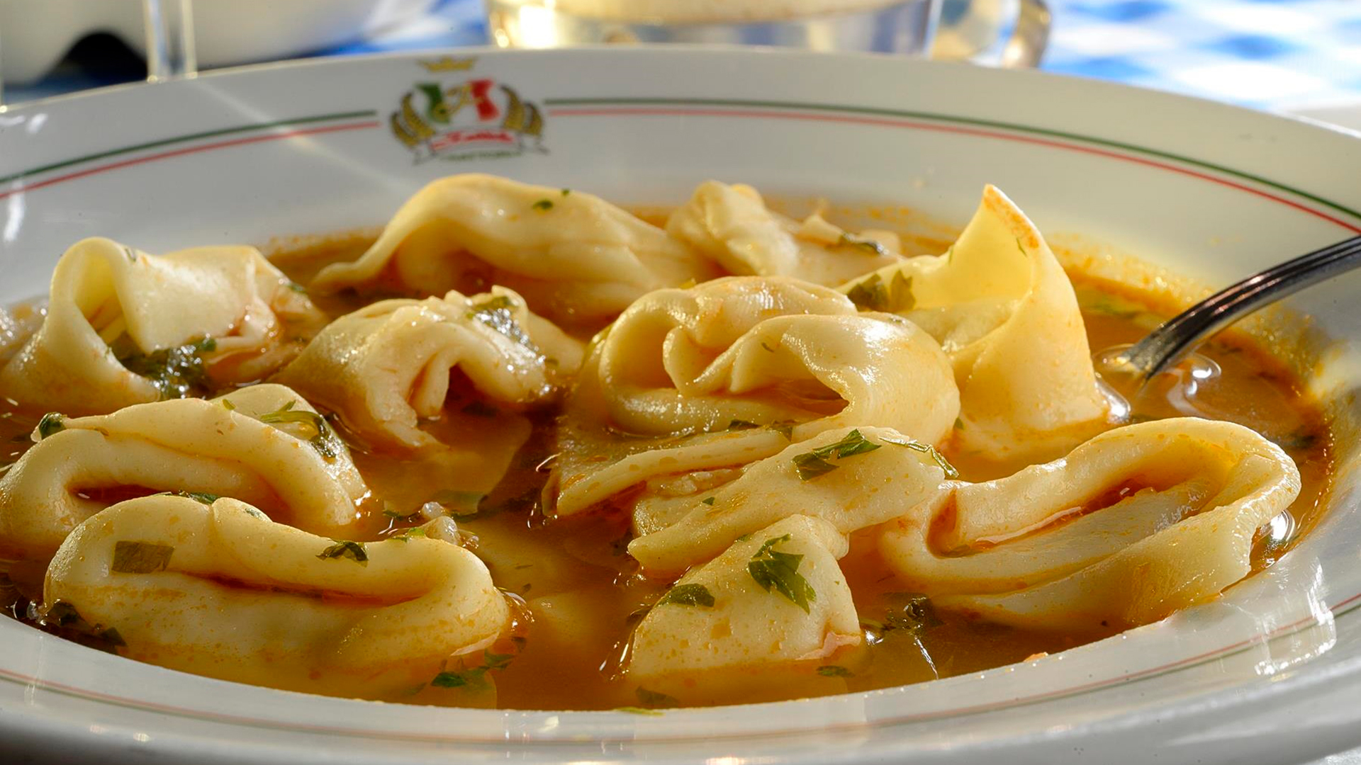 Capeletti in Brodo, uma das mais pedidas da casa: pedida perfeita para as noites de frio.