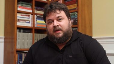 Por ordem judicial, Twitter reativa perfil de Flavio Gordon após um ano e meio de bloqueio