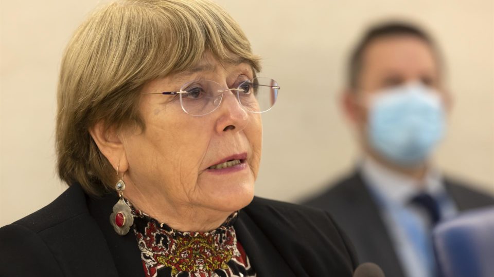 Bachelet deixará Alto Comissariado da ONU para Direitos Humanos A Alta Comissária da ONU para os Direitos Humanos e ex-presidente do Chile, Michelle Bachelet, durante a 49ª sessão do Conselho de Direitos Humanos, na sede europeia das Nações Unidas em Genebra, Suíça, 30 março de 2022.
