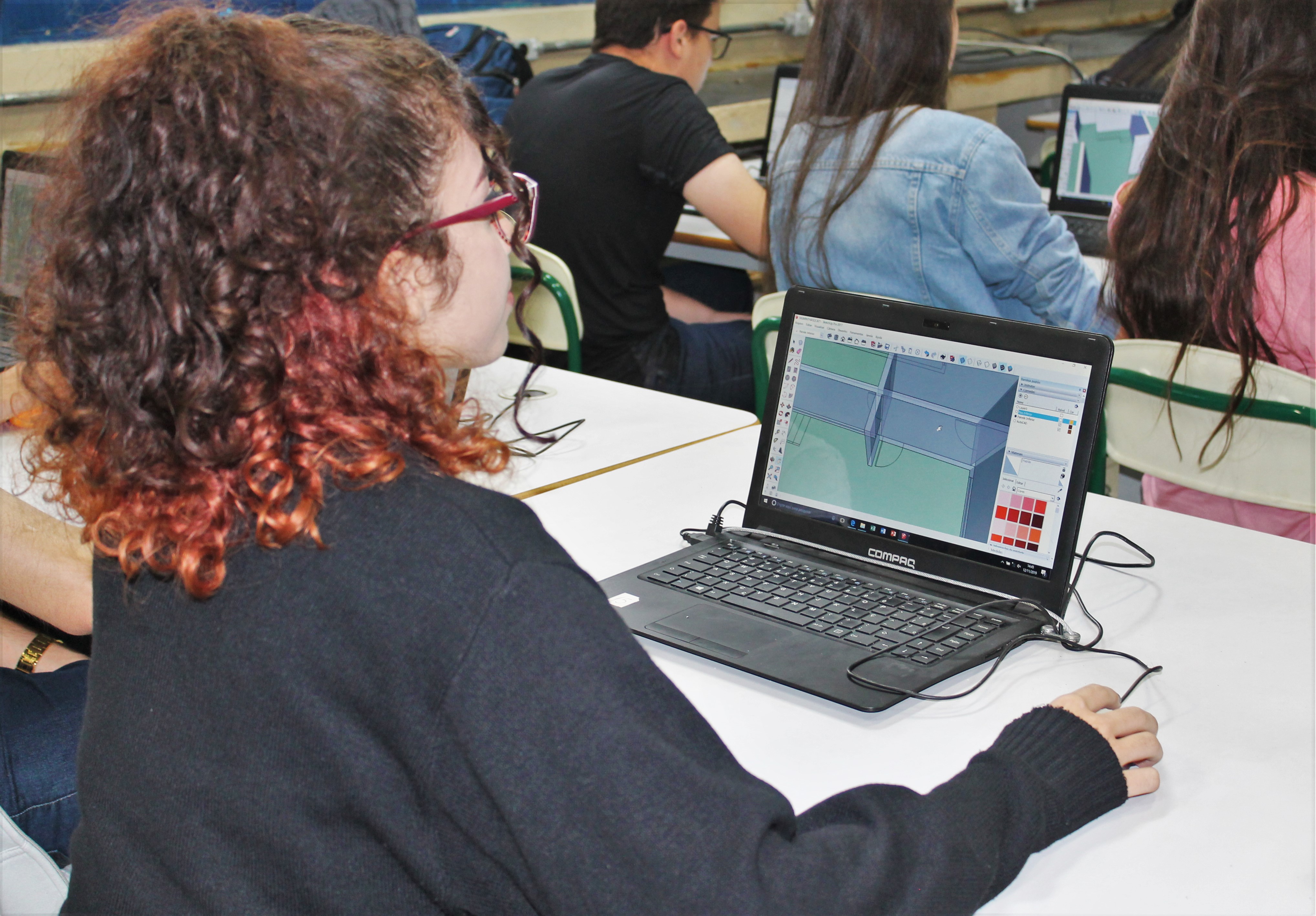 Os principais motivos são jornadas exaustivas de trabalho, filhos e a não-exigência de alguns cursos pelos empregadores