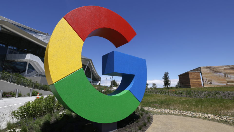 Rússia multa Google em mais de R$ 1 milhão por violar lei sobre dados A punição foi aplicada após a empresa se recusar a armazenar dados de usuários russos em servidores localizados no país