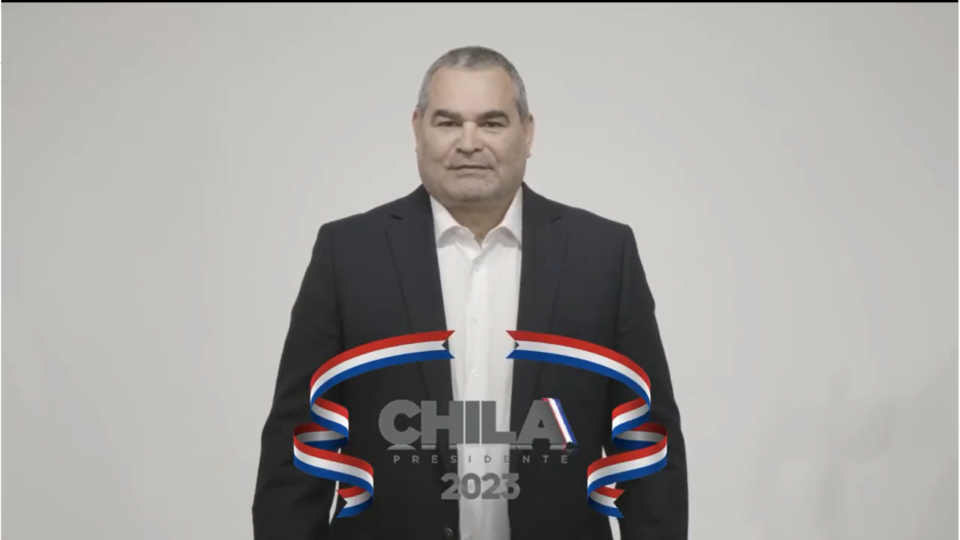 Ex-goleiro Chilavert formaliza pré-candidatura à presidência do Paraguai Ex-goleiro Chilavert anunciou pré-candidatura à presidência do Paraguai.