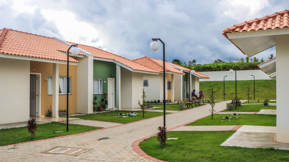 Com esse valor, deve ser viabilizada a construção de mais de 5 mil unidades habitacionais, beneficiando 33 mil famílias