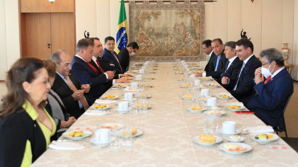 Reunião de Luiz Fux com 12 senadores.