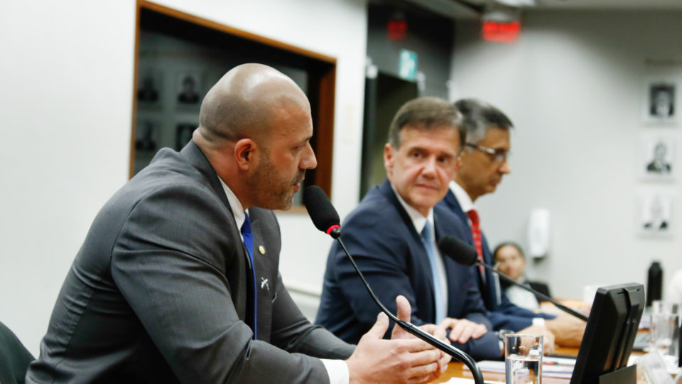 Moraes aplica nova multa a Daniel Silveira; total de sanções se aproxima de R$1 milhão