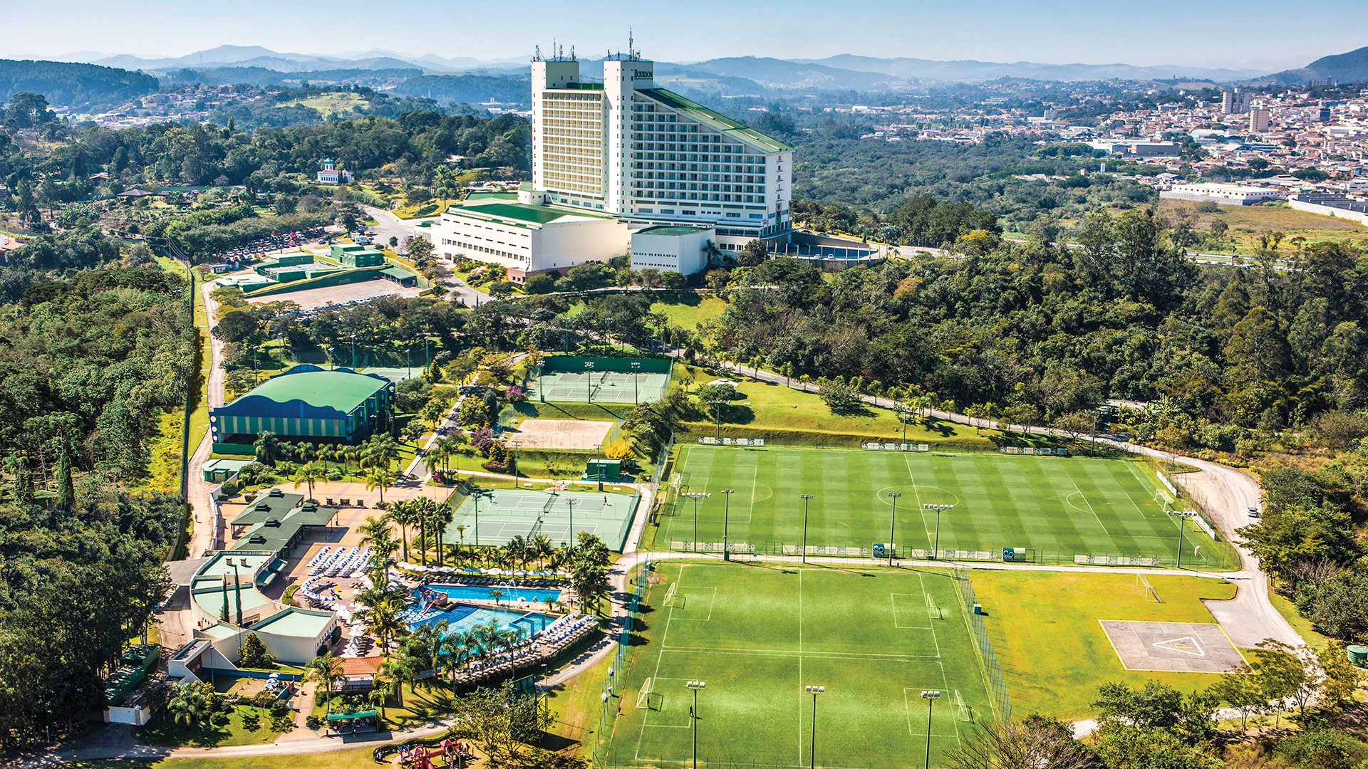 Aproveite os feriados nacionais para se hospedar na rede que oferece a melhor experiência em conforto e lazer no Brasil.