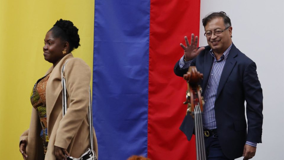 Quando Chávez chegou ao poder, os venezuelanos diziam que seu país não era Cuba. Da mesma forma, colombianos hoje dizem que a Colômbia não é a Venezuela.