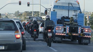 Motociclistas - trânsito na Linha Verde pista sentido São Paulo