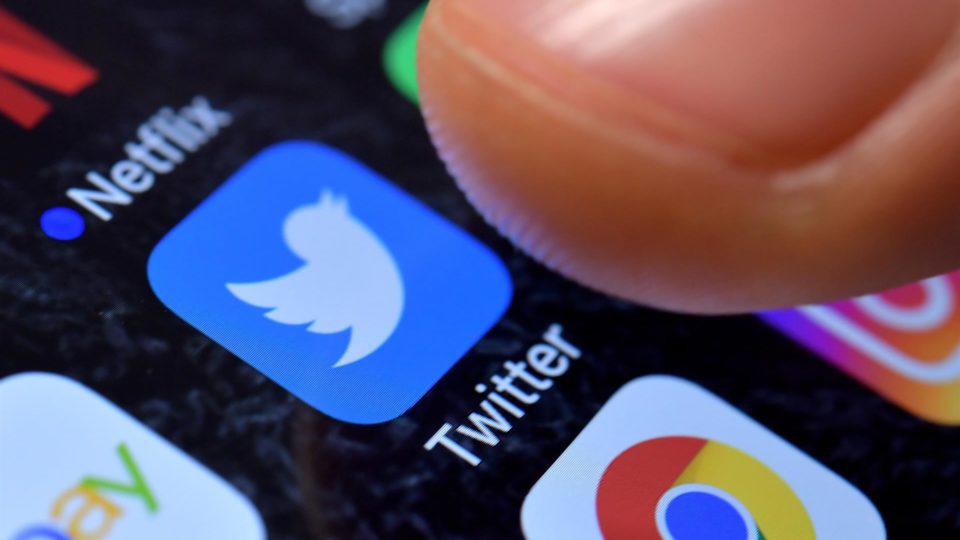 Sem alternativas comparáveis no mercado, boicotar redes sociais como o Twitter seria o mesmo que boicotar a ponte e atravessar o rio a nado, na opinião do juiz da Suprema Corte Clarence Thomas