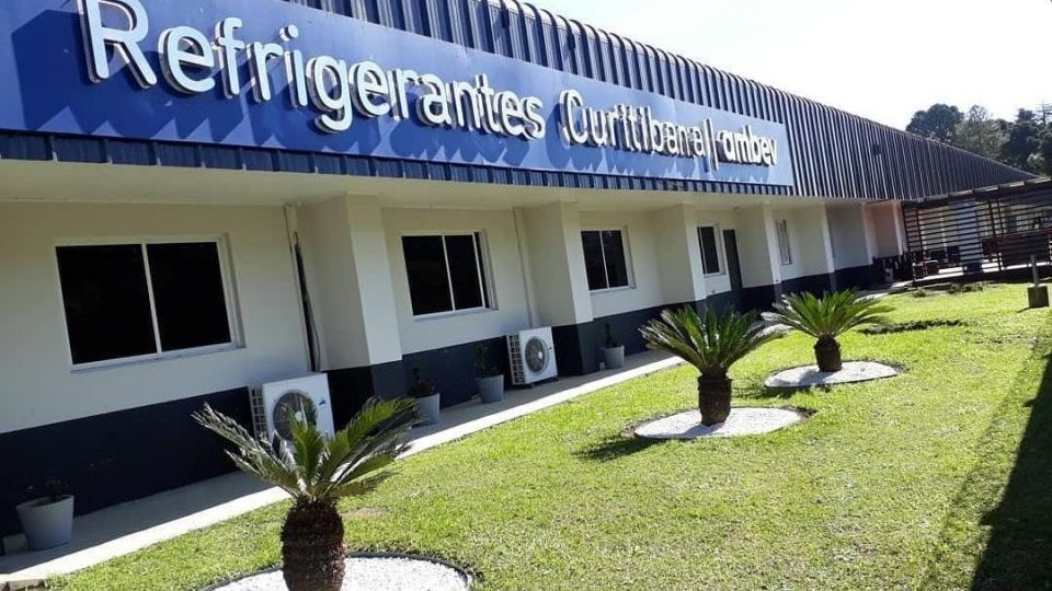 Fábrica da Ambev na grande Curitiba neutraliza emissão de carbono
