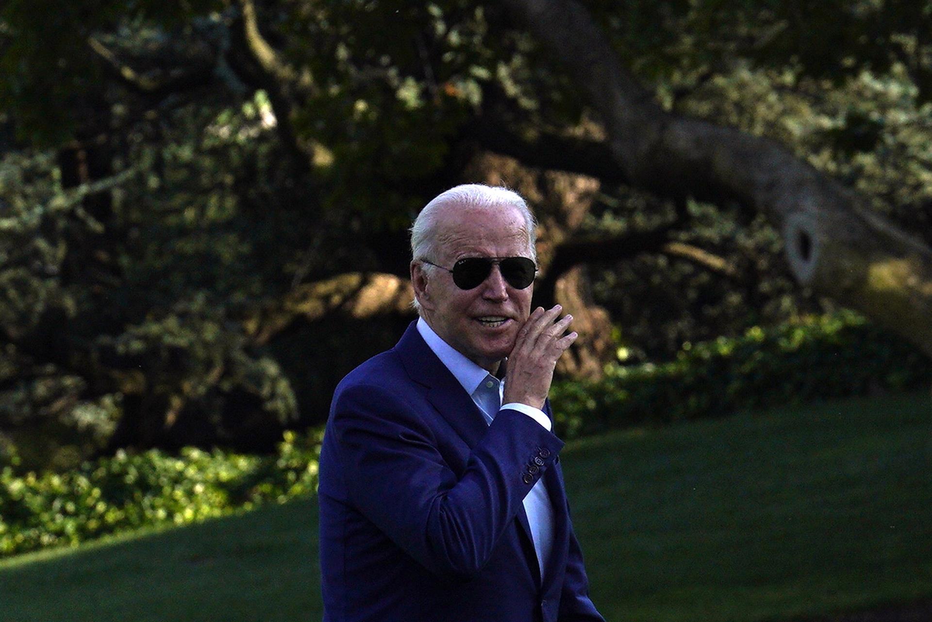 Biden testa positivo para Covid-19, mas passa bem. Pessoas próximas a ele não estão infectadas.