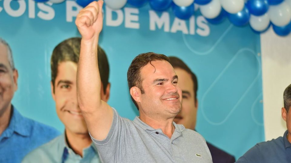 Cacá Leão