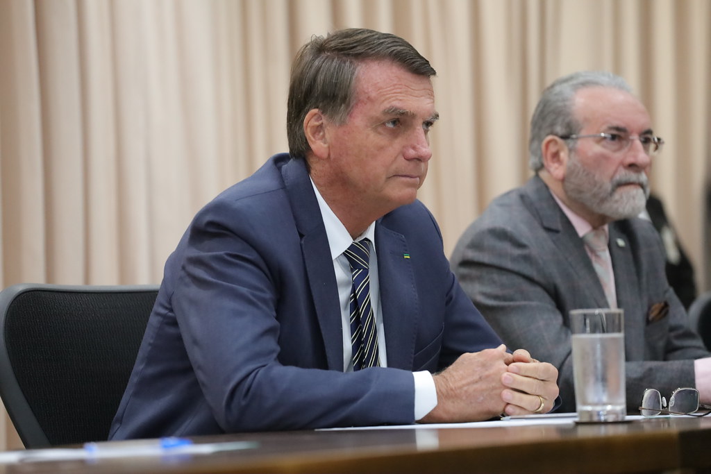 Jair Bolsonaro e o presidente do Conselho Federal de Medicina, José Hiran da Silva Gallo.