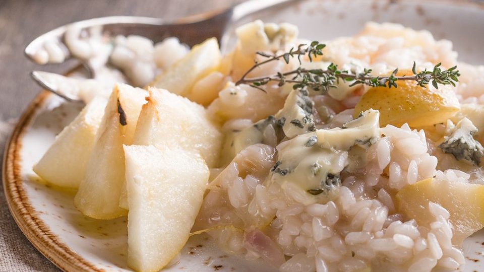 Aprenda a receita de risoto de e pera para o fim de semana