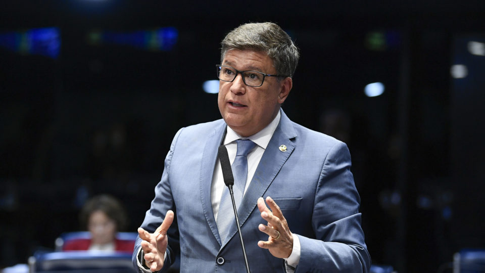 PL anuncia candidatura de Carlos Viana ao governo de MG; senador terá apoio de Bolsonaro