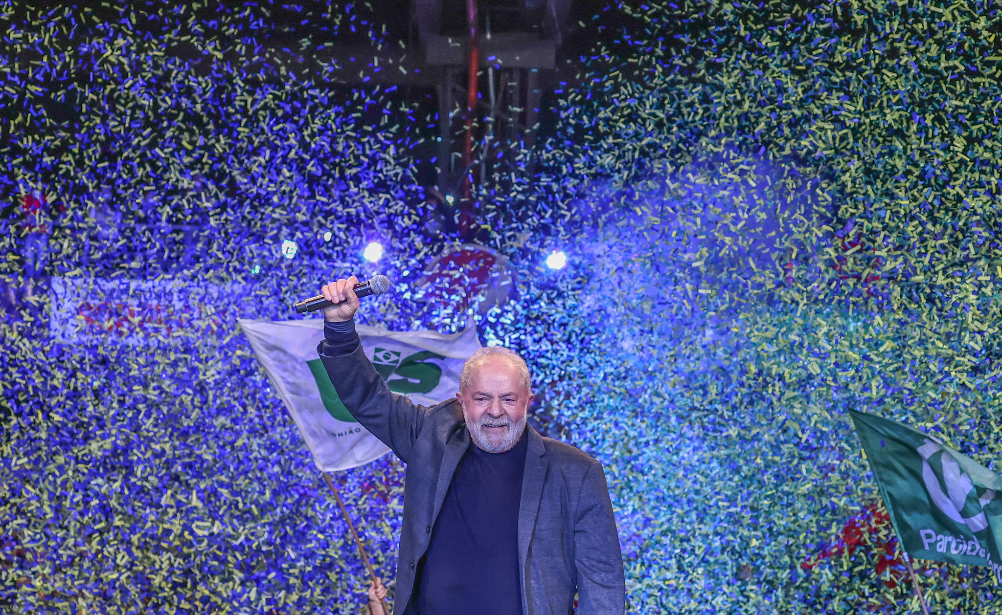 No limite do prazo para as convenções partidárias, ex-presidente Lula busca acordo com partidos que já lançaram candidatos a presidente