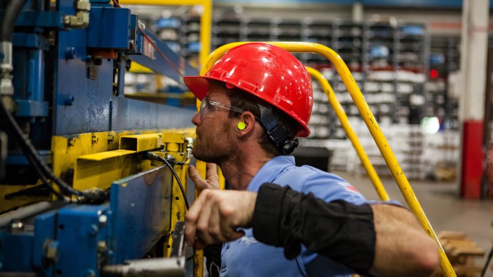 Estudo mostra que 37% dos trabalhadores temem ser substituídos pela tecnologia.