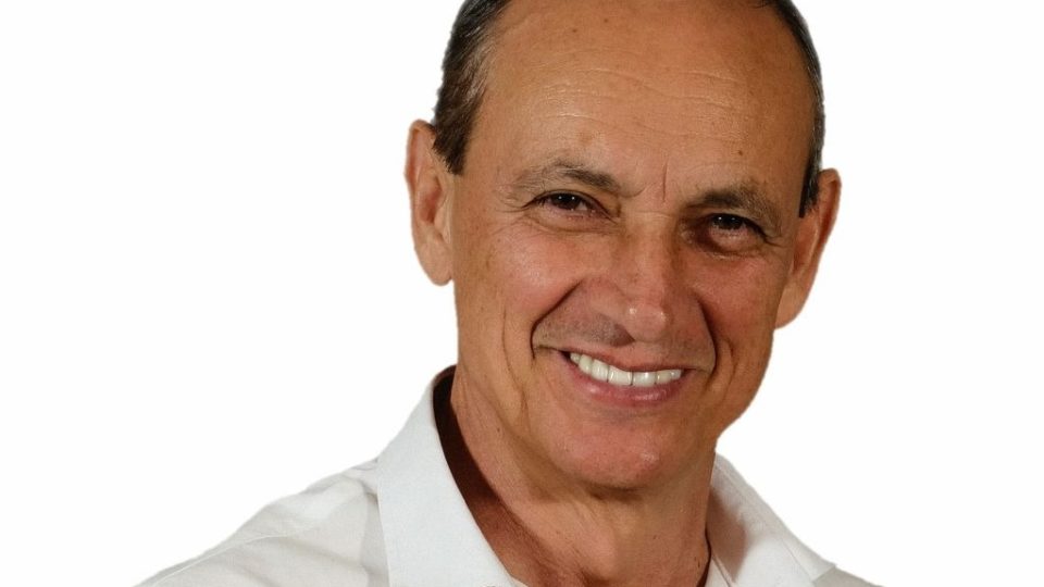 O bancário tem 59 anos, é natural de Santa Catarina e espera que sua candidatura contribua “para a derrota do governo atual”
