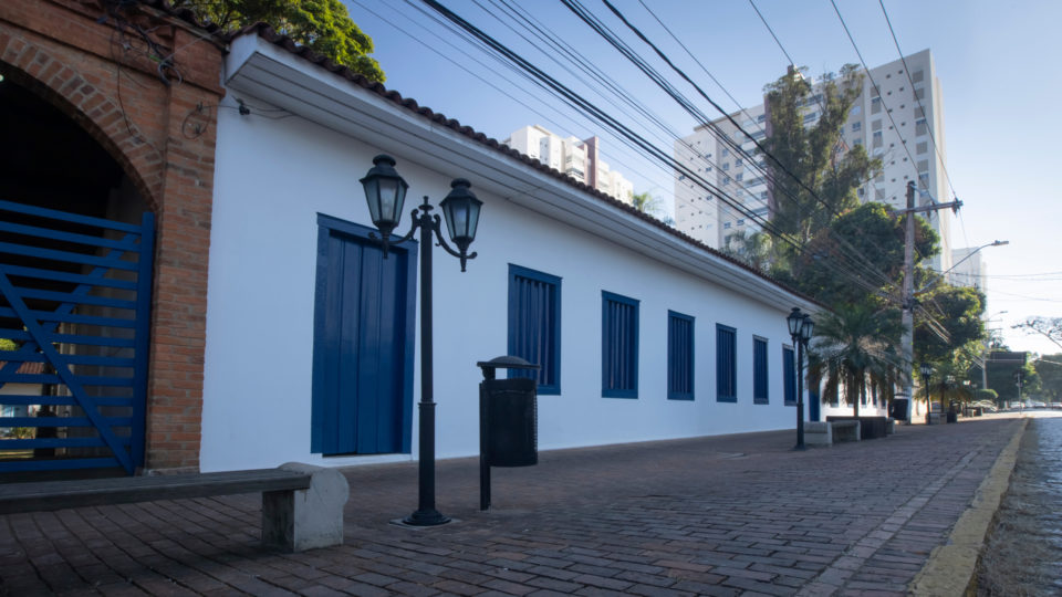 Casarão abriga museu e biblioteca da cidade