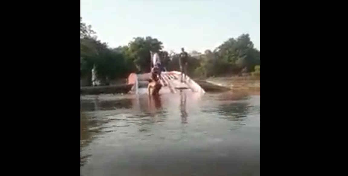 Barco Manobra afundou na madrugada deste sábado, deixando vítimas