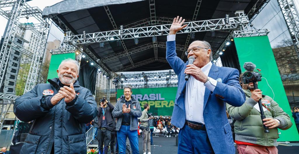 Lula critica apoio de lideranças evangélicas a Bolsonaro em comício no Vale do Anhangabaú