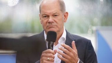 Zwei hochrangige deutsche Offiziere, die der Spionage für Moskau verdächtigt werden Bundeskanzler Olaf Scholz auf der Bühne im Kanzleramtsgarten am 21.08.2022 in Berlin.