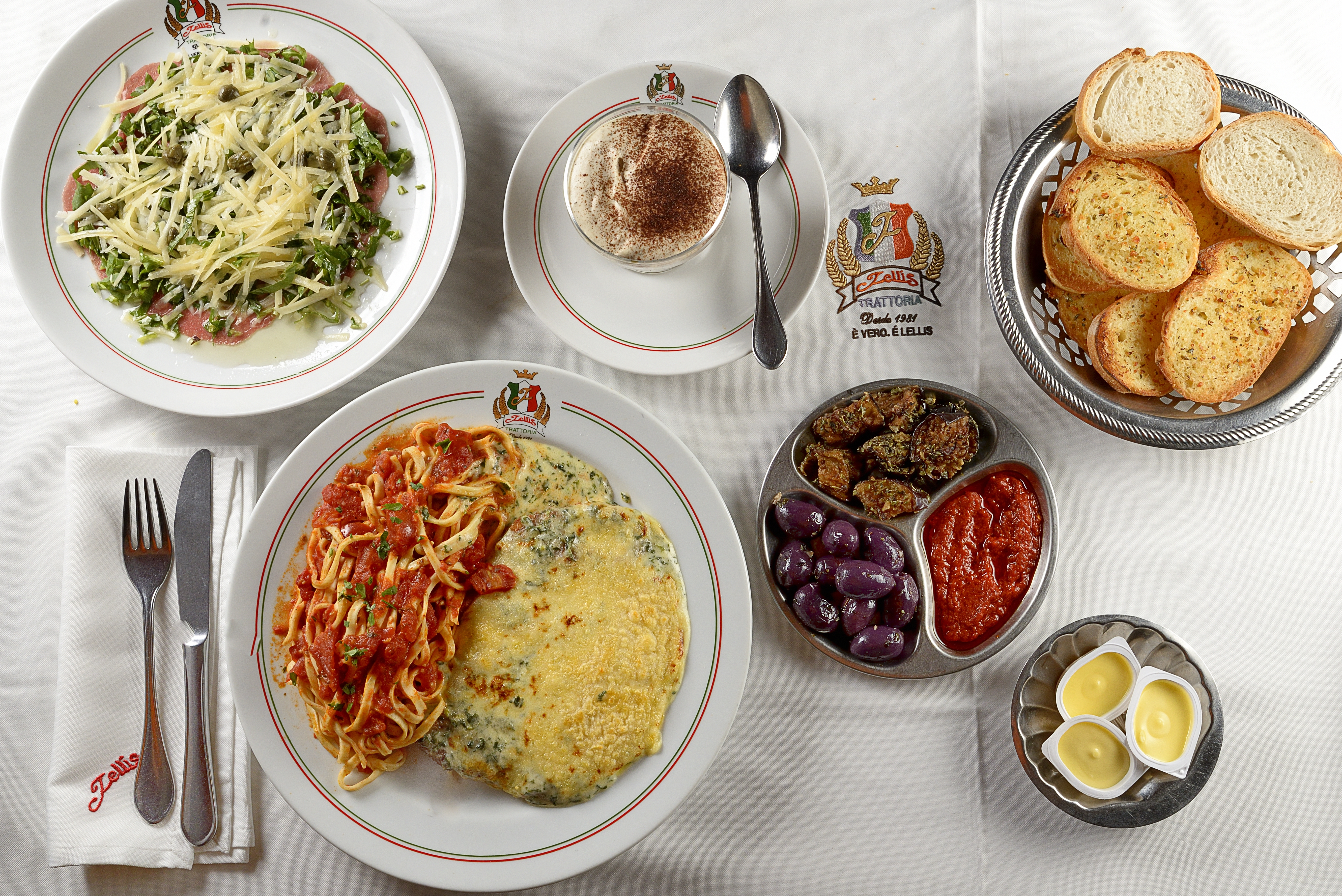 A entrada, o prato principal e a sobremesa que, juntos, compõem uma das opções diversas do almoço executivo do Lellis.