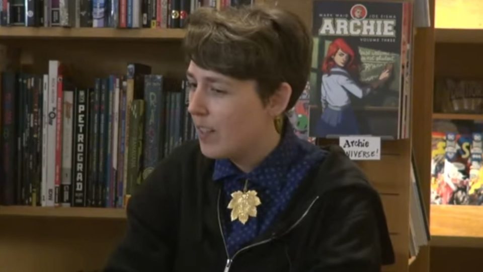Maia Kobabe, autora de Gender Queer, uma autobiografia em quadrinhos