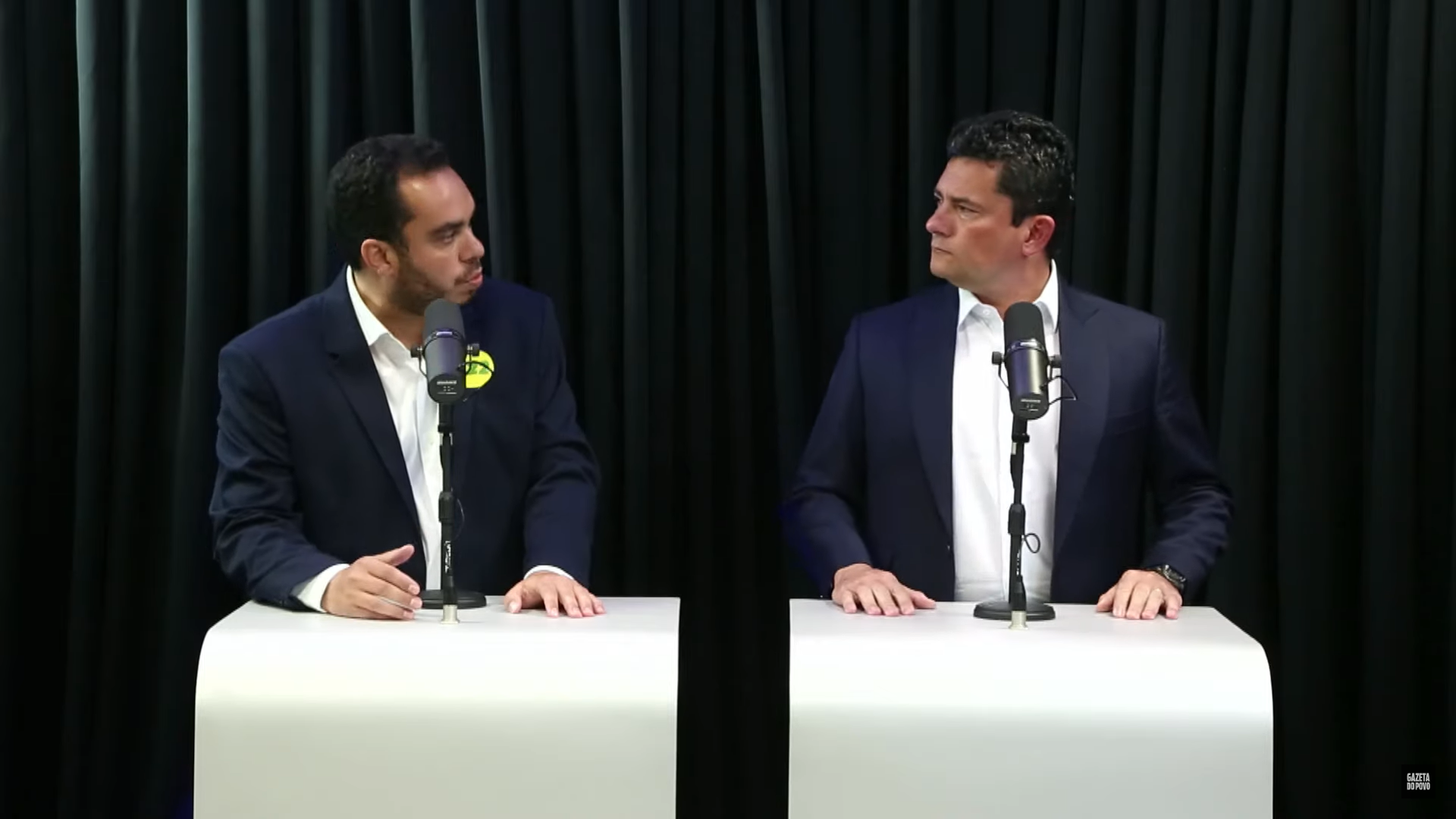 Paulo Martins (PL) e Sergio Moro (União) no debate entre candidatos ao Senado pelo Paraná, promovido pela Gazeta do Povo em 2022.