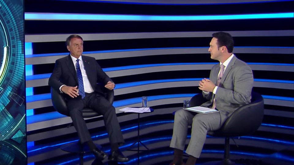 Em sabatina, Bolsonaro diz que ministros do TSE o perseguem politicamente