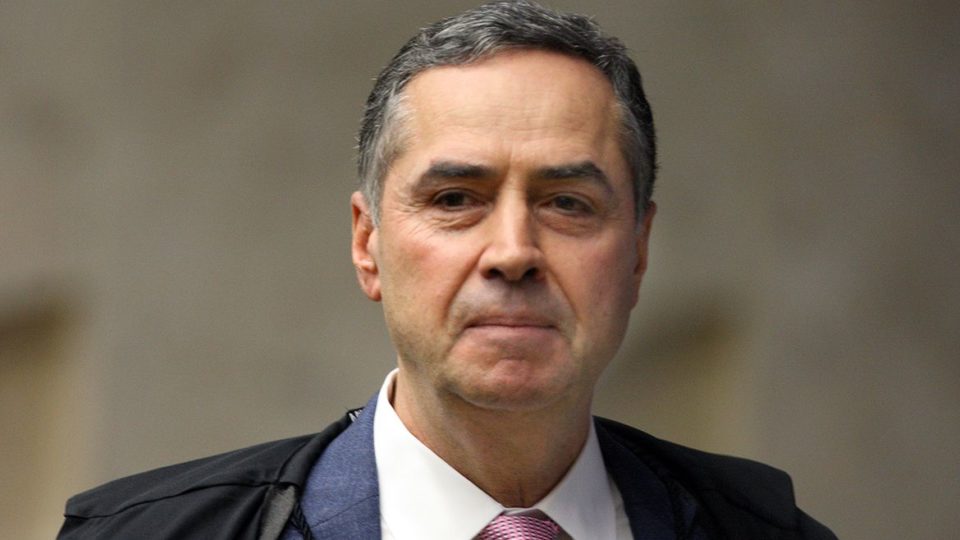 O ministro Luís Roberto Barroso, do Supremo Tribunal Federal (STF), restabeleceu o mandato do vereador Renato Freitas (PT)