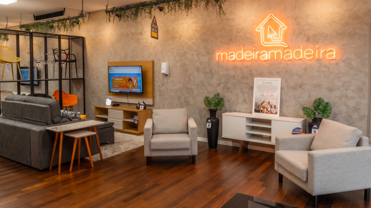 Plataforma de montagem de móveis da MadeiraMadeira chega em Curitiba