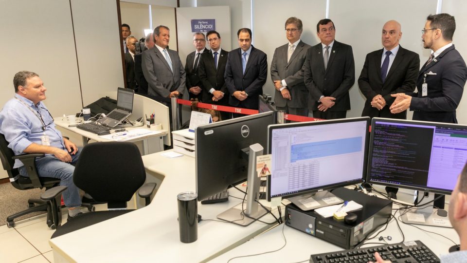 Sala de totalização de votos do TSE