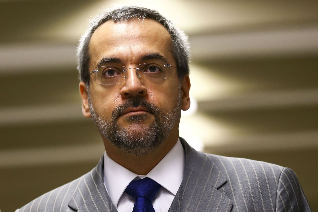 Saiba quem é Abraham Weintraub, ex-ministro do governo de Jair Bolsonaro que disputa o cargo de deputado federal por São Paulo.