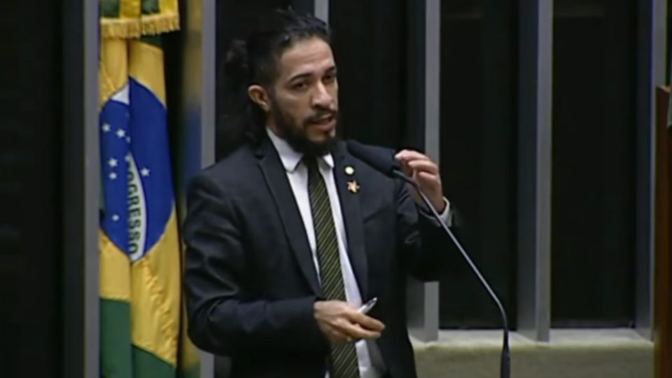 Jean Wyllys renunciou ao mandato de deputado federal e deixou o Brasil em 2019