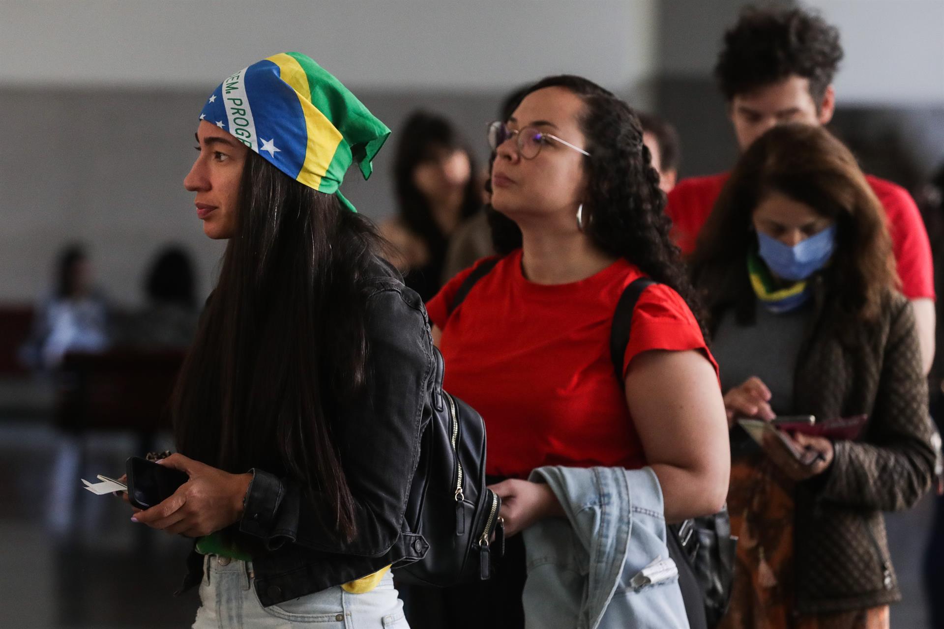 Brasileiros votam em Portugal