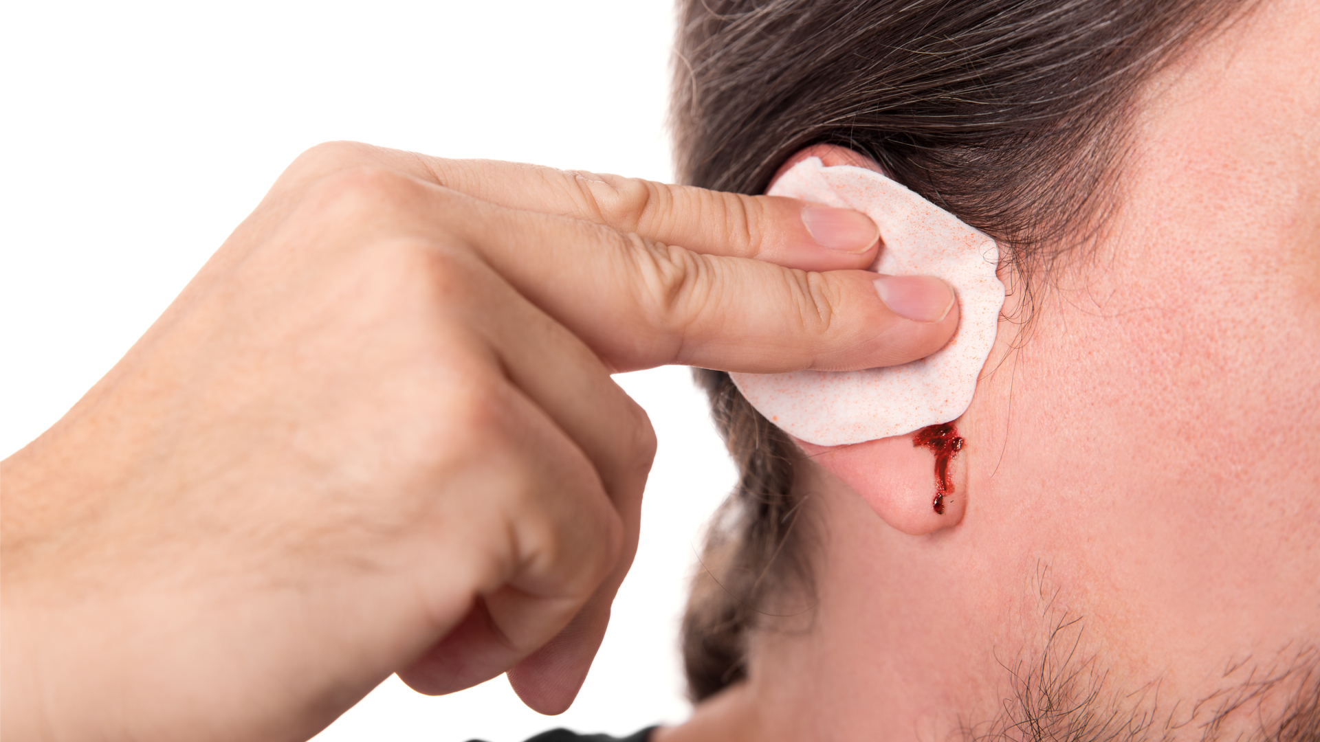 O tímpano perfurado pode ocasionar outros problemas, como infecções.