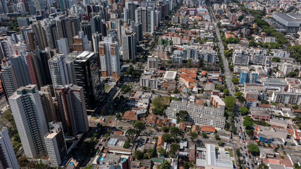 A proposta – que já valerá a partir de março de 2023 - recebeu 23 votos favoráveis e 13 contrários, e volta ao plenário nesta terça-feira (6) para segunda votação