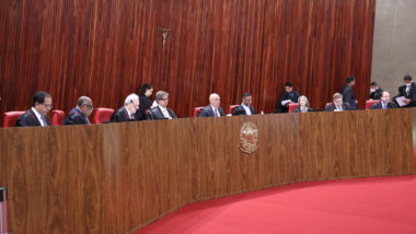 Entidades democráticas se posicionam contra censura do TSE à Gazeta do Povo