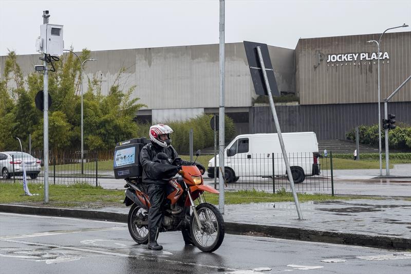 Equipamento está em teste na Avenida Victor Ferreira do Amaral, no Tarumã.