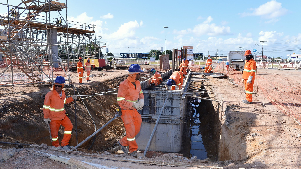 Projeto de Lei Orçamentária Anual de 2023 prevê nova queda nos investimentos federais.