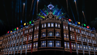 Fachada do Palácio Avenida, no Calçadão da Rua XV de Novembro, em Curitiba